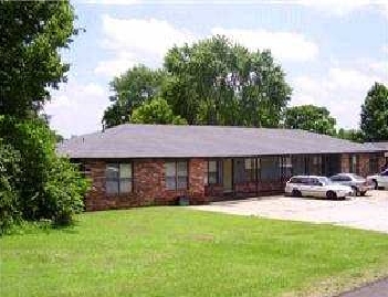 810 S Cherry Ln in Fayetteville, AR - Building Photo