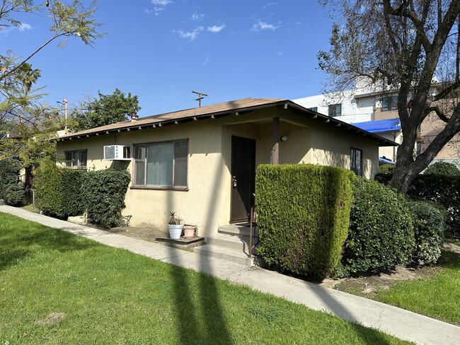 507 Figueroa Dr, Unit 507 in Altadena, CA - Foto de edificio - Building Photo