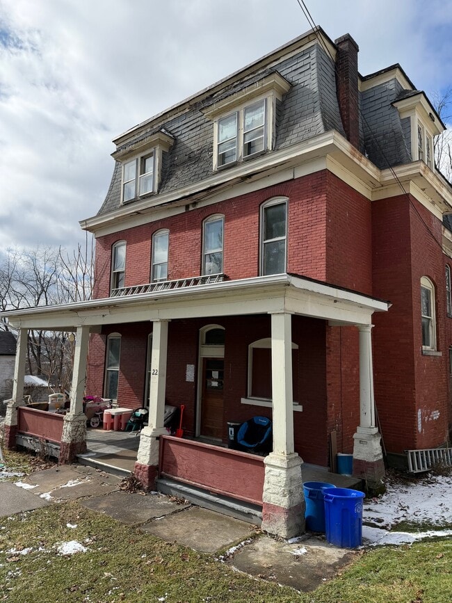 22 Pearl Ave, Unit 2nd Floor