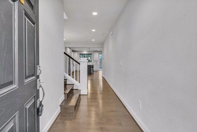 4562 240th Pl SE in Issaquah, WA - Building Photo - Building Photo