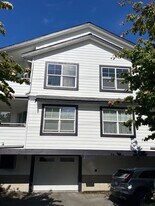 14035 Greenwood Ave N in Seattle, WA - Building Photo