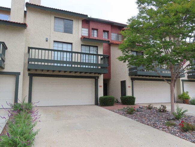 6948 Camino Degrazia in San Diego, CA - Building Photo - Building Photo