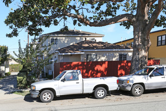 2256 S Carmelina Ave in Los Angeles, CA - Building Photo - Building Photo