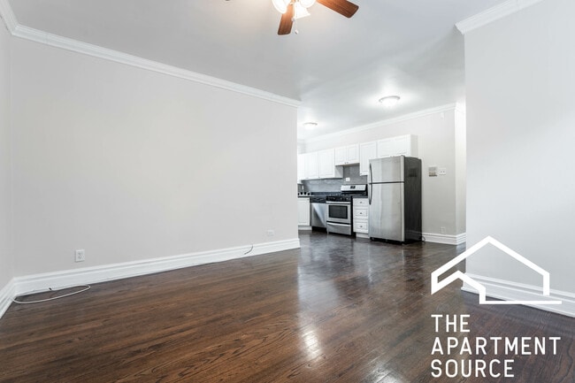 3825 N Greenview Ave, Unit 2E in Chicago, IL - Building Photo - Building Photo