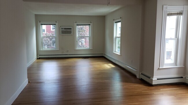 3 Gorham St, Unit 3 Gorham Unit 2 in Somerville, MA - Building Photo - Building Photo
