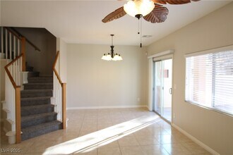 1077 Slate Crossing Ln in Henderson, NV - Building Photo - Building Photo