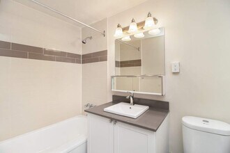 Edgeworth in Ottawa, ON - Building Photo - Building Photo