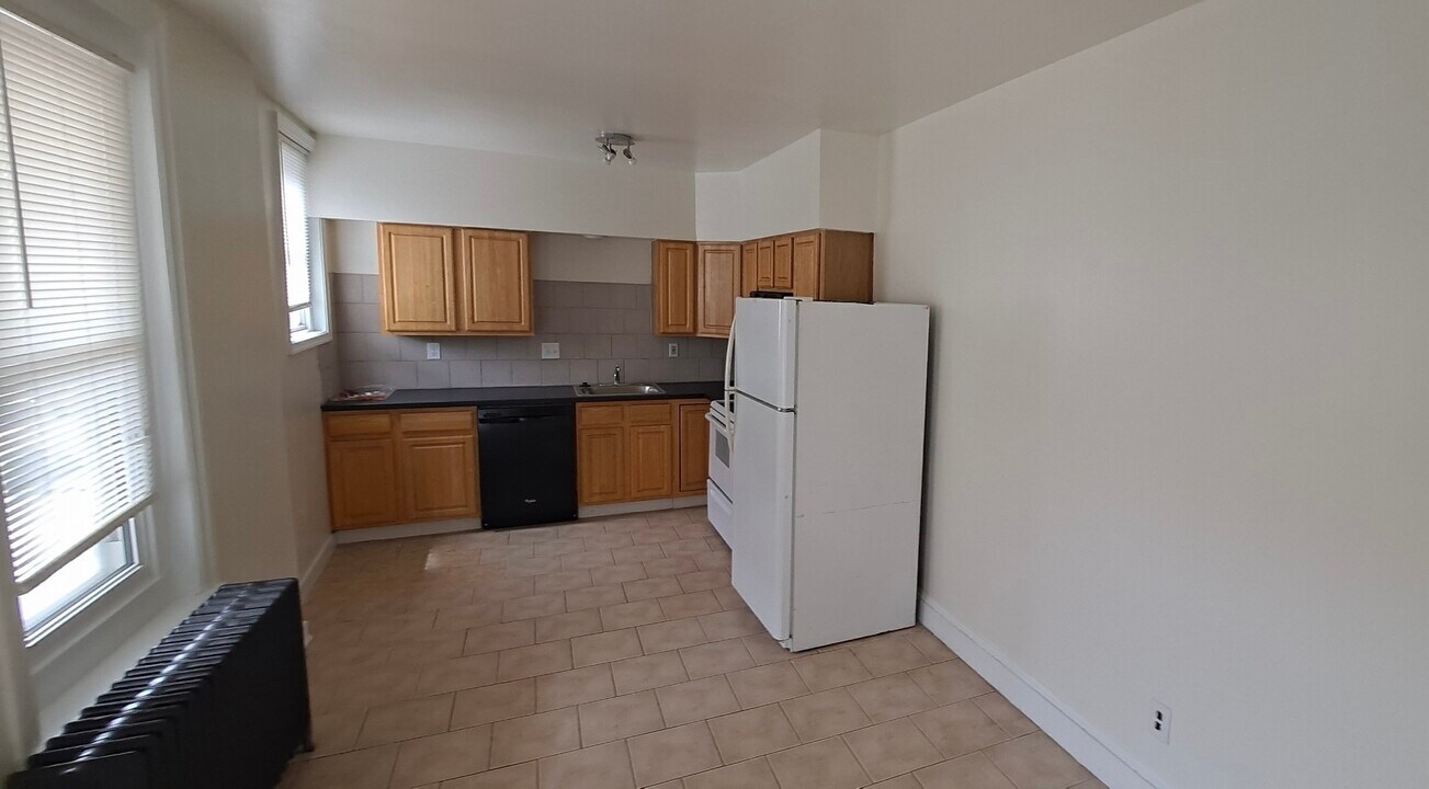 4536 Mitchell St, Unit 2 in Philadelphia, PA - Foto de edificio