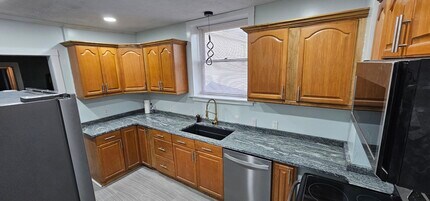 313 Stratmore St in Pittsburgh, PA - Foto de edificio - Building Photo