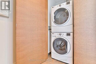 1 Market St. in Toronto, ON - Building Photo - Building Photo