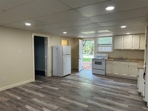 2318 Manvel Rd in Pearland, TX - Building Photo - Building Photo