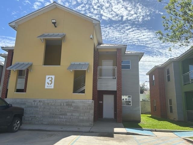 501 Shiloh Dr in Laredo, TX - Foto de edificio