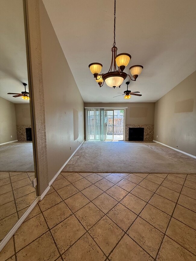 2487 Turnbridge Glen in Escondido, CA - Building Photo - Building Photo