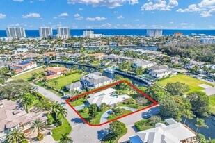 300 E Coconut Palm Rd in Boca Raton, FL - Building Photo