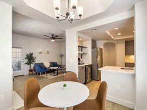 14201 N 70th Way, Unit SI ID1496939P in Scottsdale, AZ - Foto de edificio - Building Photo