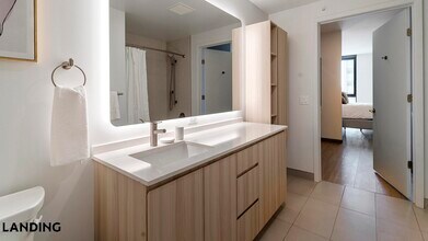 513 S Damen Ave, Unit 702 in Chicago, IL - Foto de edificio - Building Photo