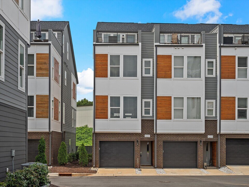 4201 Bryant Terraces Dr in Charlotte, NC - Foto de edificio