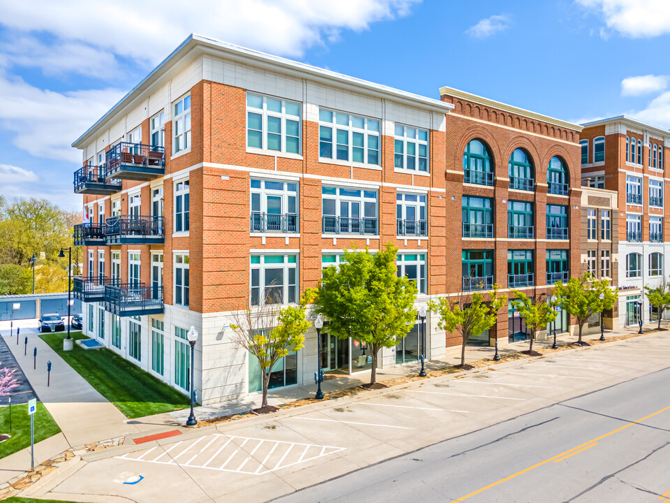 Hobbs Taylor Lofts in Lawrence, KS - Foto de edificio