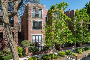 2721 N Wilton Ave in Chicago, IL - Building Photo