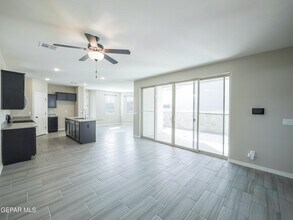 14655 Pebble Hills Blvd in El Paso, TX - Building Photo - Building Photo