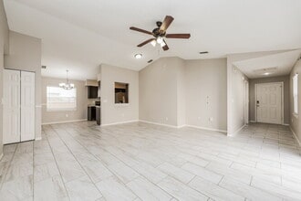 1449 Mohrlake Dr in Brandon, FL - Building Photo - Building Photo