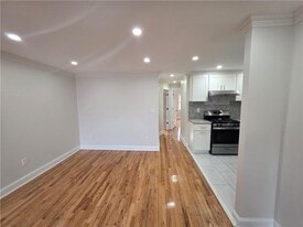 736 E 83rd St in Brooklyn, NY - Building Photo