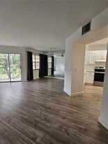 1200 SW 125th Ave, Unit 302L in Pembroke Pines, FL - Building Photo
