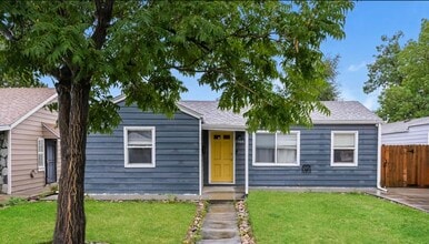 1368 Ironton St in Aurora, CO - Building Photo - Building Photo