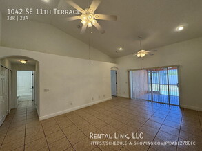 1042 SE 11th Terrace in Cape Coral, FL - Building Photo - Building Photo