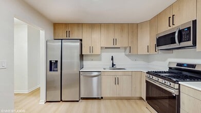 NorthEnd Apartments in Libertyville, IL - Foto de edificio - Building Photo