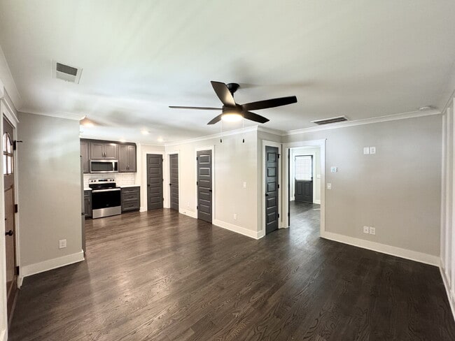 110 Strippling St in Ball Ground, GA - Foto de edificio - Building Photo