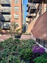333 W Hubbard St in Chicago, IL - Building Photo - Building Photo