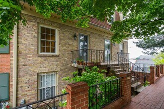 1624 Belmont St NW in Washington, DC - Building Photo - Building Photo