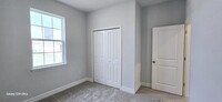 5802 Wallis Ln in St. Cloud, FL - Foto de edificio - Building Photo