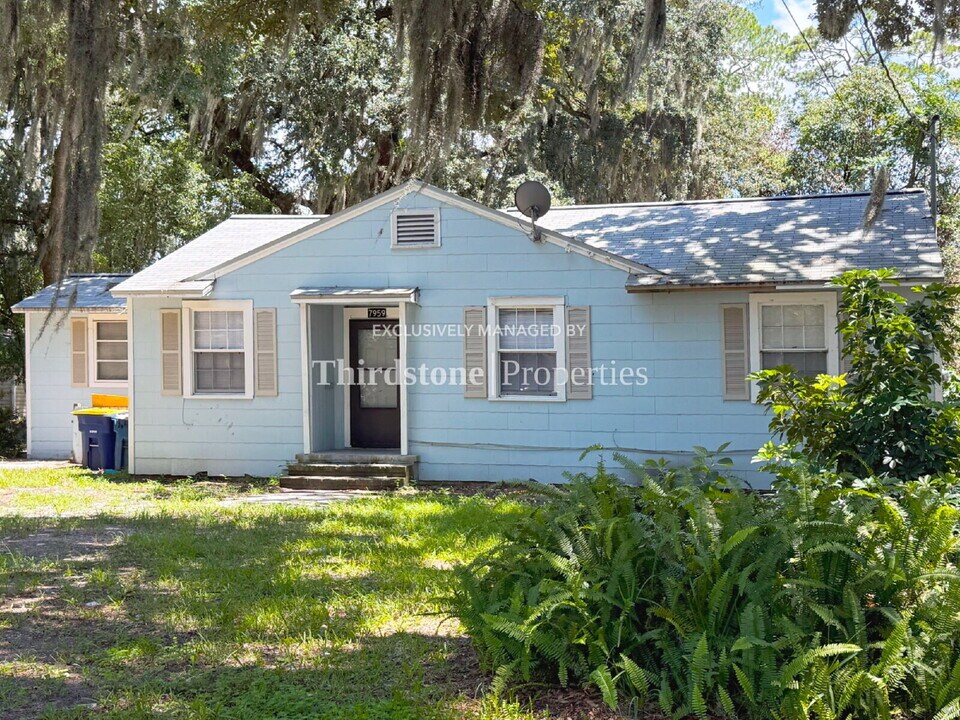 7959 Concord Blvd W in Jacksonville, FL - Foto de edificio
