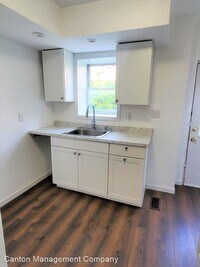 2120 Division St photo'