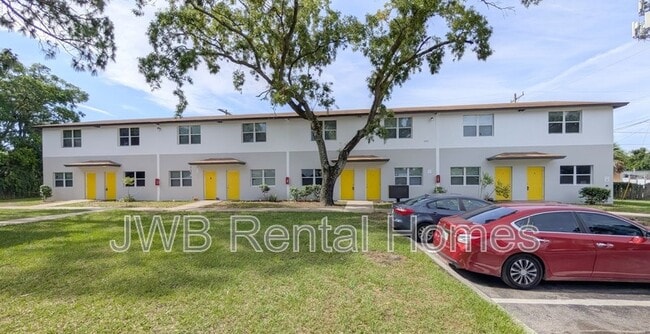 property at 2851 Yellow Pine Ct