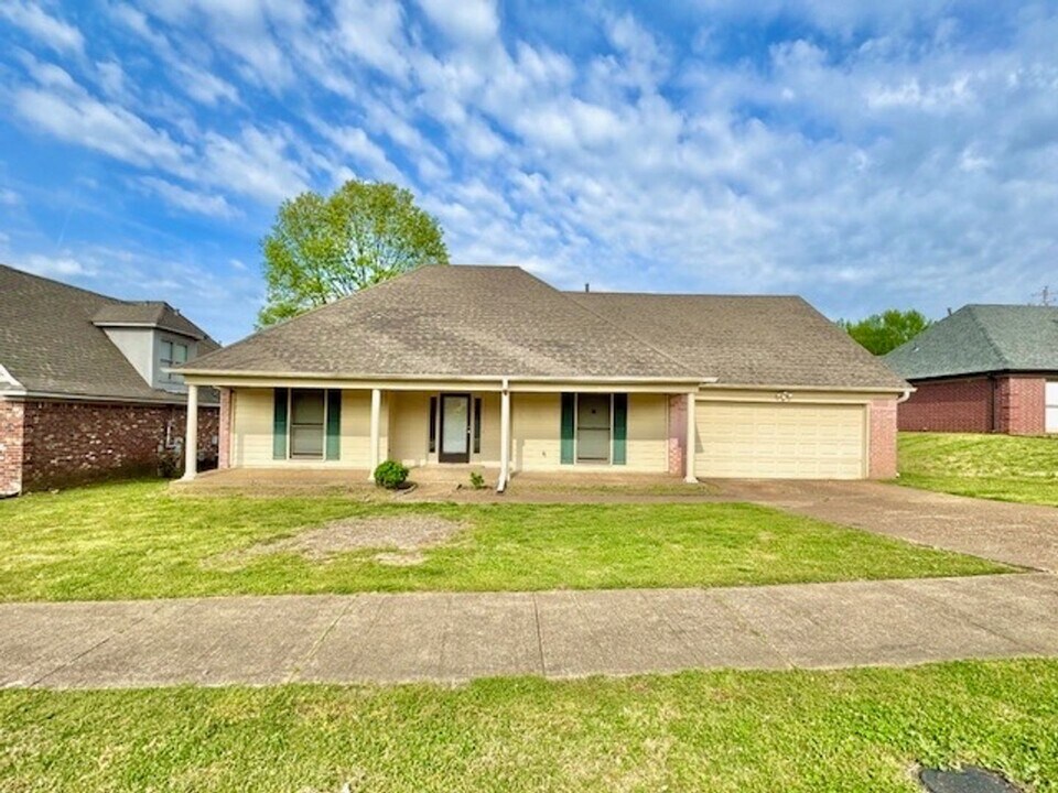 2005 Chimneyrock Blvd E-Unit -1 in Cordova, TN - Building Photo