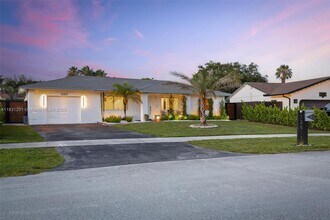 12811 SW 9th Pl in Davie, FL - Building Photo - Building Photo