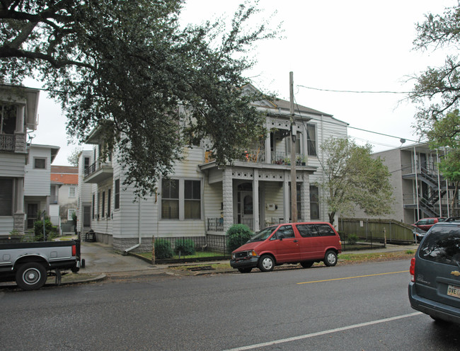 1810 Prytania St in New Orleans, LA - Building Photo - Building Photo