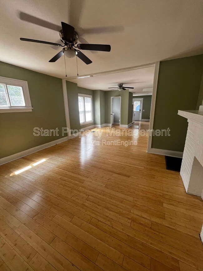 2435 Adams Ave in Columbus, OH - Building Photo - Building Photo