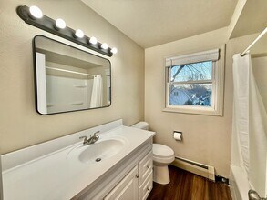 420 N Norwood Ave, Unit Unit 2 in Green Bay, WI - Foto de edificio - Building Photo