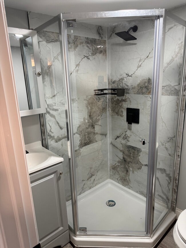 1920 Harlem Ave in Baltimore, MD - Foto de edificio - Building Photo