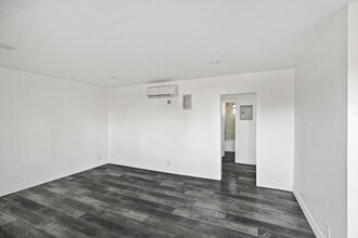 215 N. Fickett St. in Los Angeles, CA - Building Photo - Building Photo