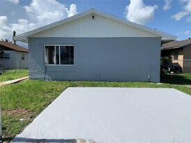 756 NW 5th St in Florida City, FL - Building Photo