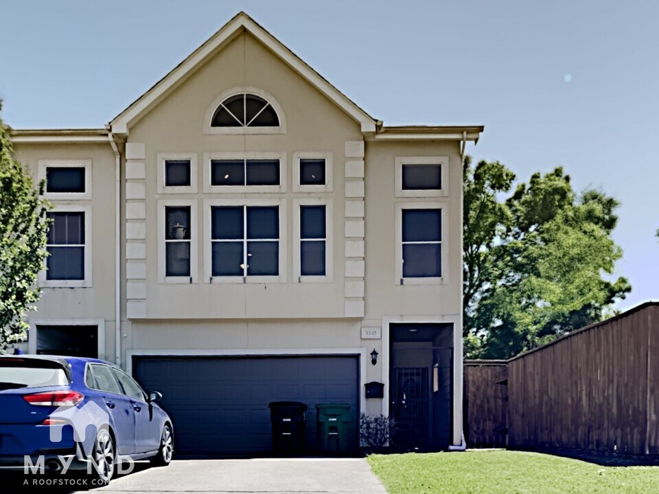 5343 Kiam St in Houston, TX - Building Photo