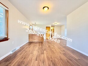 2105 Gillmore Dr in Fort Wayne, IN - Building Photo - Building Photo