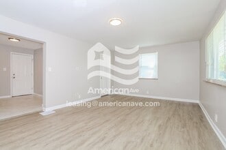 1726 Gellenbeck St in Cincinnati, OH - Foto de edificio - Building Photo