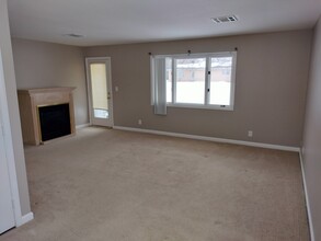 211 Beckwith Ave in Niagara Falls, NY - Building Photo - Building Photo