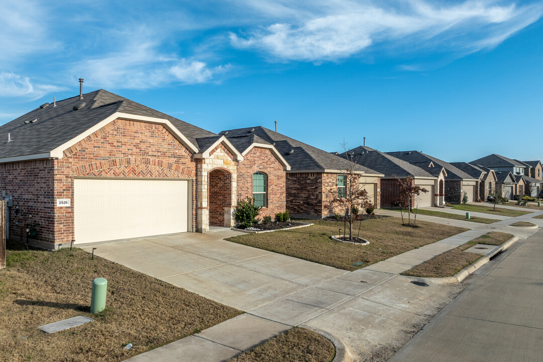 Lennar at Trinity Crossing in Forney, TX - Building Photo